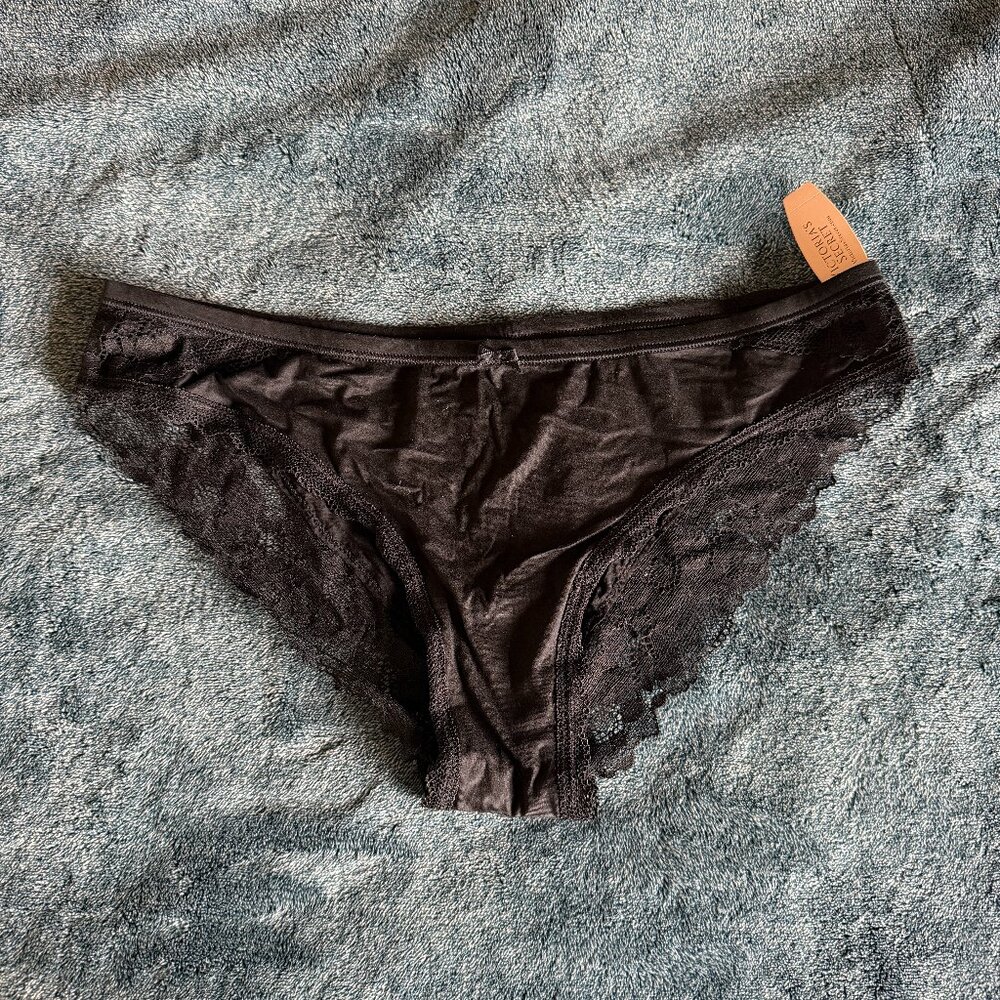 NWT Victoria's Secret Black with Black Lace Cheekini Size Medium